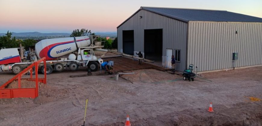 60x50x16 – Ash Gray Walls + Charcoal Gray Trim – Cedar City, UT