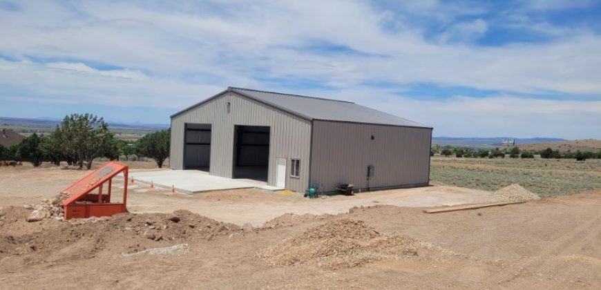 60x50x16 – Ash Gray Walls + Charcoal Gray Trim – Cedar City, UT